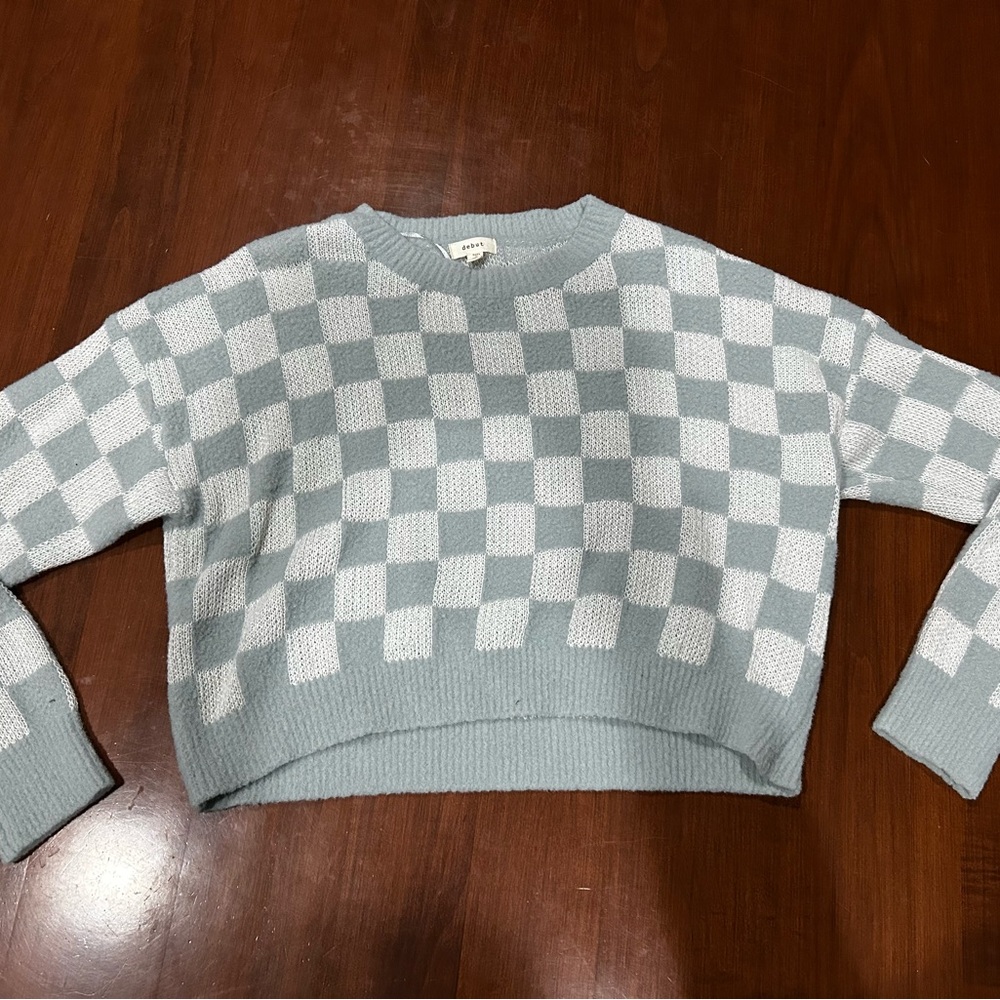 Debut Checkered Crew Neck Sweater in Light Blue and White